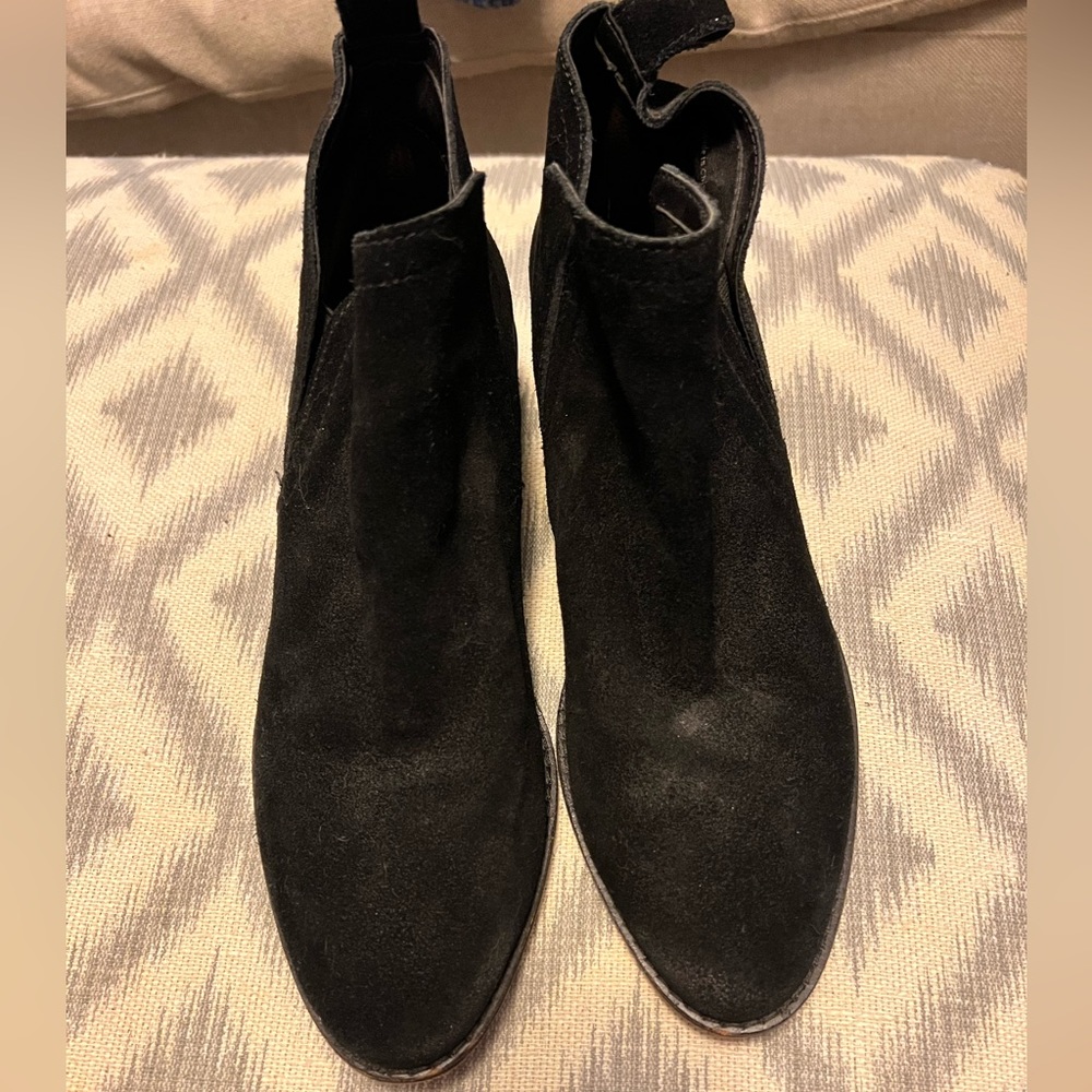 Dolce Vita Black Suede Boots (7.5)